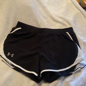 Women’s UA shorts size S